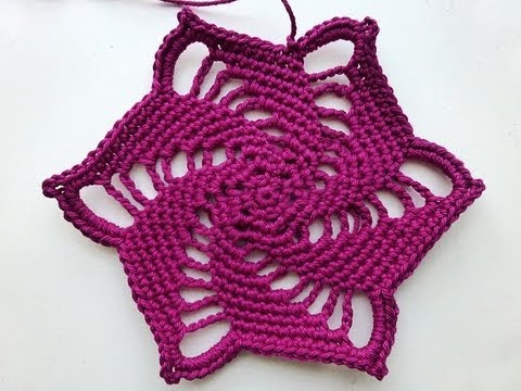 granny spirale - http://www.knitaholics.com/ * Our last years Granny Square