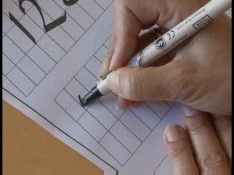 how to draw italic letters