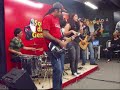Lady die tocando 