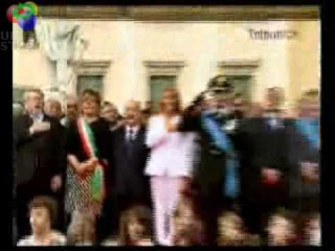Video muestra cómo una ministra italiana hace el saludo fascista en público