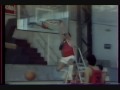 Χάρυ Κλιν ('80) - Γάτα ,ο κοντός με τη γραβάτα, στο μπάσκετ