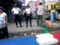 Vendedores se instalan en la calle Arce