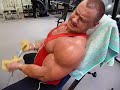 Arnaud DUCHENNE s�rie biceps 28 aout 08 � 102.5kg