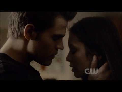 3x22 Stefan | Elena "Stefan Kisses Elena" Season Finale
