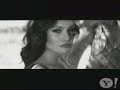 Helpless When She Smiles v�deo