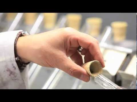 d'oro - La nascita di un lingotto d'oro: le fasi di fusione e di lavorazione, per saperne di più www.orovilla.com, www.8853.it.