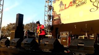 MoeXin - Gitaran Sore By GitarPlus. Monumen Mandala Makassar 2015