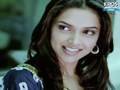 Saif and Deepika spotted travelling in metro - Love Aaj Kal