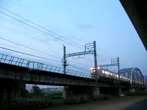 京成本線　夕暮れの荒川橋梁
