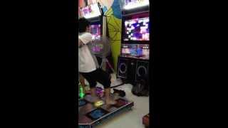 เล่นตู้เกมเต้นที่ห้าง หนึ่งในเพลงยากที่สุดในเกม !