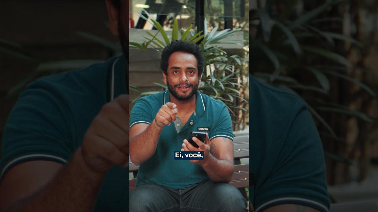 Eu achei que já tinha visto de tudo nessa vida... até ver um portal se abrir na estrada!