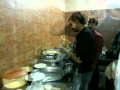 le�on de cuisine au Bharat Villas,jaisalmer, chapatis et nans