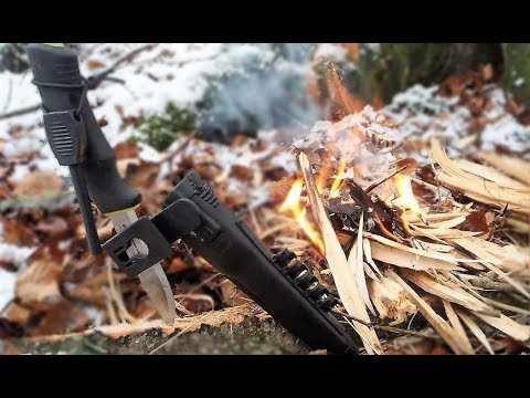 Mora - Outdoors with the Mora of Sweden BushCraft Survival Signal mit Feuerstarter und Diamantschärfer - Mora 2010 Schneeschmelzen in Mora Scheide, melting snow in ...