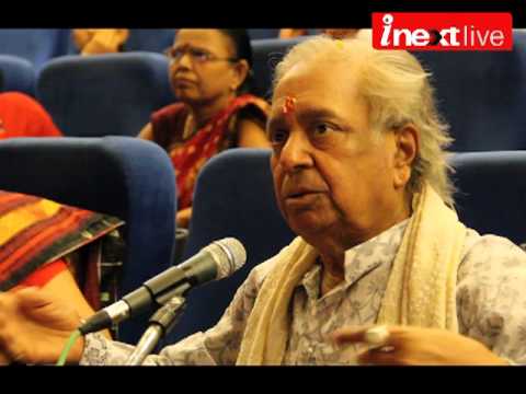 Kanpur - Pandit Birju Maharaj recently takes a Kathak in Kanpur during his visit to the city. In this class many kids & Kathak lovers take tips from Pandit Ji.
