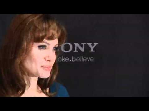 Angelina - Angelina Jolie dresses up as a man in her new film Salt.. but what did Brad Pitt think? Submit your videos at http://itn.co.uk/itndirect.html . Follow...