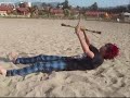 nekro malabares 1 : arte en la playa