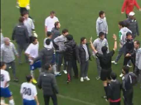 a conflict between Beijing Guoan n Pohang Steelers on a football ground