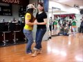 Japonesas bailando bachata