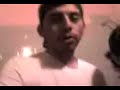 kuky kwan y dos chicos en el ba�o