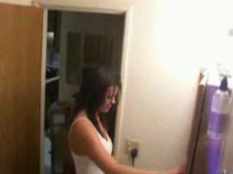 Hilarious prank a womens husband pulls on her when she is gonna dry her hair (Video)