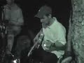 Mauricio Montenegro tocando con la chatoband en la 82