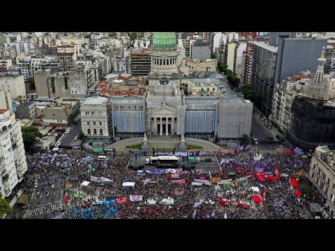 Lateinamerika: Demonstration Ein Tag ohne uns - Frauenstreik in Mexiko, Brasilien und Bolivien