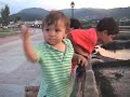 Tomas caminando en la terra de Noe (Noia)