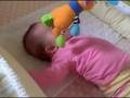 videos de Ava 17 weeks in crib