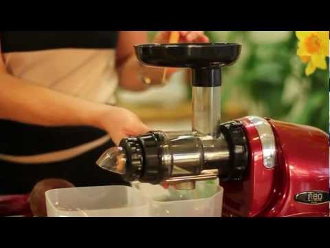 HU400 vertical vs Oscar Neo Horizontal cold press Juicer