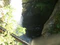 Una cascata niente male, lungo la strada per la cascata Slap Kozjak. Un minifilmato ripreso (con la macchina fotografica digitale) domenica 8 luglio 2007, facente parte di una serie di video della gita il cui resoconto si può leggere su http://ferrimarco.blogspot.com
