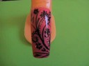 Nail art floral swirl