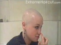 videos de Extreme Haircut model - Kinky hairdresser