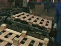 Semiautomatic machine to make 2-way and 4-way pallets
