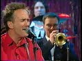 robert broberg avslutar ett program som �ven bjudit p� lena endre och papa dee.

from a swedish talkshow. robert broberg sings a song from his upcoming show. (this was more than ten years ago though, so too late to buy tickets)