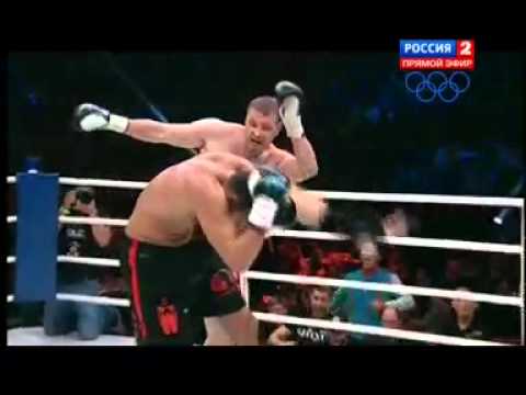 Badr Hari wint het gevecht in Moskou