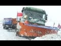 Schneepflug steckt fest (Bergung) / Snow Plow Recovery [Winterdienst]
