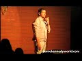jamie kennedy at the tempe improv talking about homeless people in front of a sold out crowd.