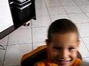Jo�o Henrique cantando Adriana Partimpim