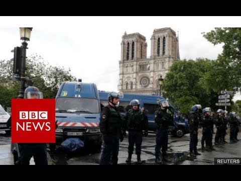 Paris's Notre-Dame Attack: Man shouted