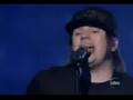 Bekijk videoclip 'Fall Out Boy - This Aint A Scene Its An Arms Race'