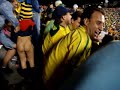 Menino mijão! Menino mijão!