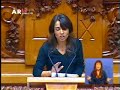 O primeiro-ministro veio ao parlamento apresentar a proposta do governo de um novo modelo de acção escolar, sem mostrar o texto com as alterações em concreto. Dias depois, o governo publicava um decreto-lei, passando por cima do debate parlamentar. Ana Drago contestou a ausência de debate público e de uma análise da experiência do actual modelo de gestão. Para a deputada bloquista,  a proposta do governo falha os três objectivos anunciados por Sócrates: o novo modelo de gestão não ajuda a construir lideranças, não traz mais autonomia às escolas; e ao invés de abrir a escola à comunidade, foge do debate público.