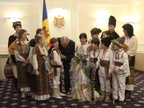Președintele Republicii Moldova, Nicolae Timofti, a primit în Ajunul Crăciunului pe stil nou cete de colindători