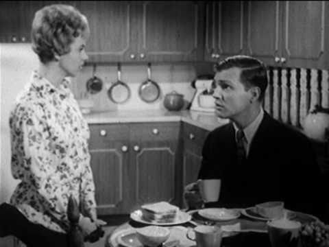 sexist - Like us on Facebook! http://www.facebook.com/socialguidancefilms I believe the first ten seconds of this ad are quite possibly one my favorite moments of vin...