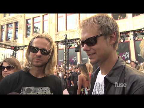 Armin receives platinum record at the MuchMusic Video Awards