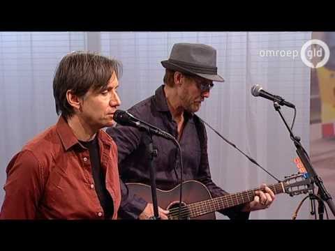 Venice - De Amerikaanse band Venice was speciaal voor de Top1212 in de studio van Radio Gelderland. De band heeft een exclusief akoestisch optreden gegeven !