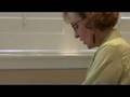 videos de General Housekeeping : How to Clean a Range Hood Filter