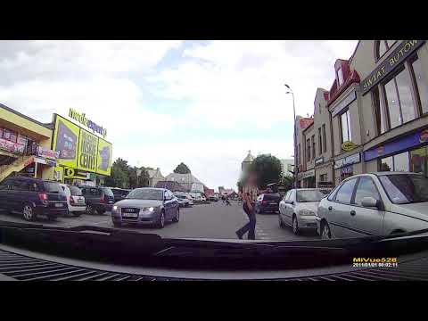 Lubartów – facet z karabinem chodzi po mieście