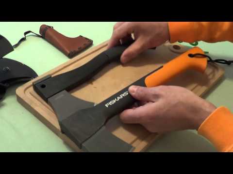 Axt - Meine neue Axt von Schrade mit Firesteel. Musik by PapafiotMusik http://www.youtube.com/user/PapafiotMusic?feature=watch http://www.facebook.com/ParacomOS?fr...