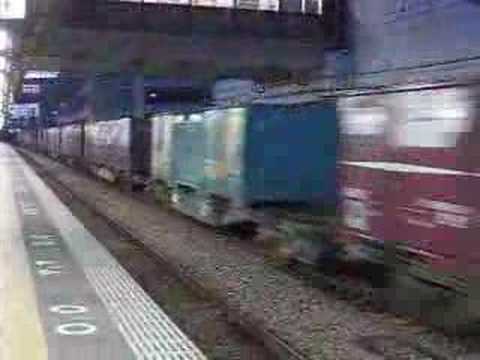 東海道線（JR神戸線）貨物列車　芦屋駅通過